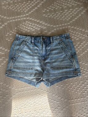 AERIE Light Wash Denim Patch Pocket Shorts